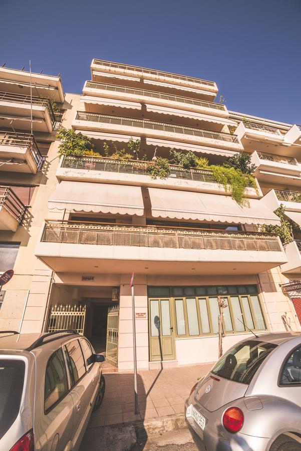 Central Studio - Fully Equiped. Ideal For Couples Patras Bagian luar foto